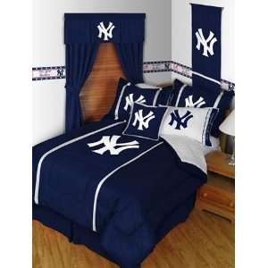   York Yankees SIDELINES Jersey Material Comforter: Sports & Outdoors