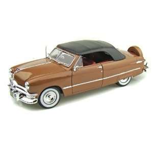  1950 Ford Convertible Top Up 1/18 Brown Toys & Games