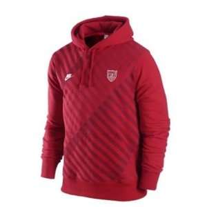 Nike USA Hoodie Soccer Futbol Sweatshirt Color Red:  Sports 