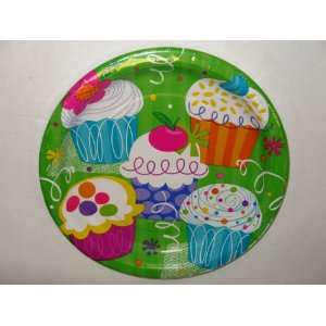  Cupcake Birthday Party 9in Paper Plates 8ct: Toys & Games
