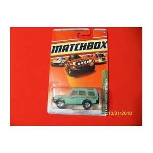    Matchbox 2010 # 81 Land Rover Discovery Green: Toys & Games