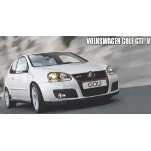  Volkswagen Golf GTI V Sports Car Fujimi: Toys & Games
