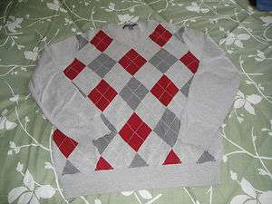 Old Navy mens gray/red argyle sweater, medium.Excellent shape 
