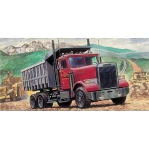   : Italeri 1/24 Freightliner Heavy Dump Truck Model Kit: Toys & Games