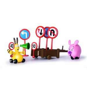   Junction Road Signs With Bungo and Zooter Play Fun Set: Toys & Games