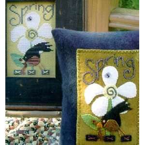  Doubles   Spring Robin   Cross Stitch Pattern: Arts, Crafts & Sewing