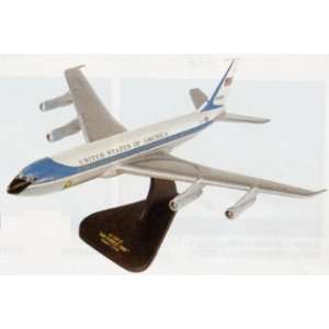 VC 137A Air Force I Boeing Model Airplane: Home & Kitchen