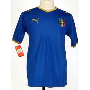  Italy Home size XL soccer jersey