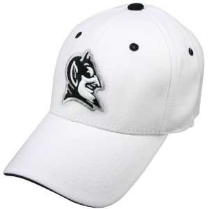   of the World Duke Blue Devils White Knight 1Fit Hat: Sports & Outdoors