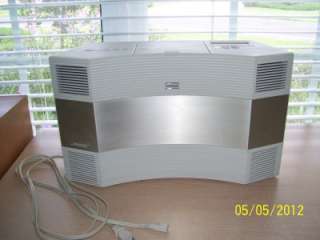 Bose Off White Colour Acoustic Wave Music System AM/FM Radio CD 3000 