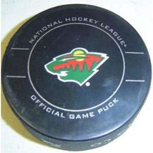 Minnesota Wild NHL Hockey Official Game Puck 2009 2010:  