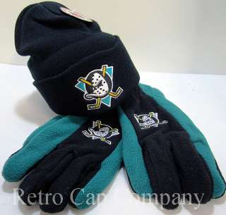 VINTAGE MIGHTY DUCKS RETRO GLOVES AND BEANIE  