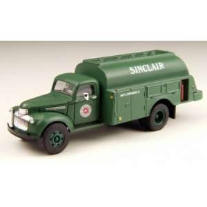  HO 1941 46 Chevy Tank Truck, Sinclair Oil Toys & Games