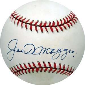  Joe DiMaggio Autographed American League Baseball: Sports 