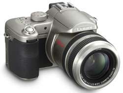 Panasonic DMC FZ30 EG S Digitalkamera (8 Megapixel, 12fach opt. Zoom 