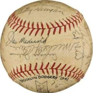   28 ARKY VAUGHAN JOE MEDWICK   Autographed Baseballs