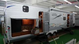 2012 JAYCO JAY FLIGHT 32 BHDS AT DISCOUNT PRICE. REDUCED, SAVE MONEY 