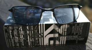 New OAKLEY Square Wire Mens Sunglasses Matte Black Grey *Small Defect 